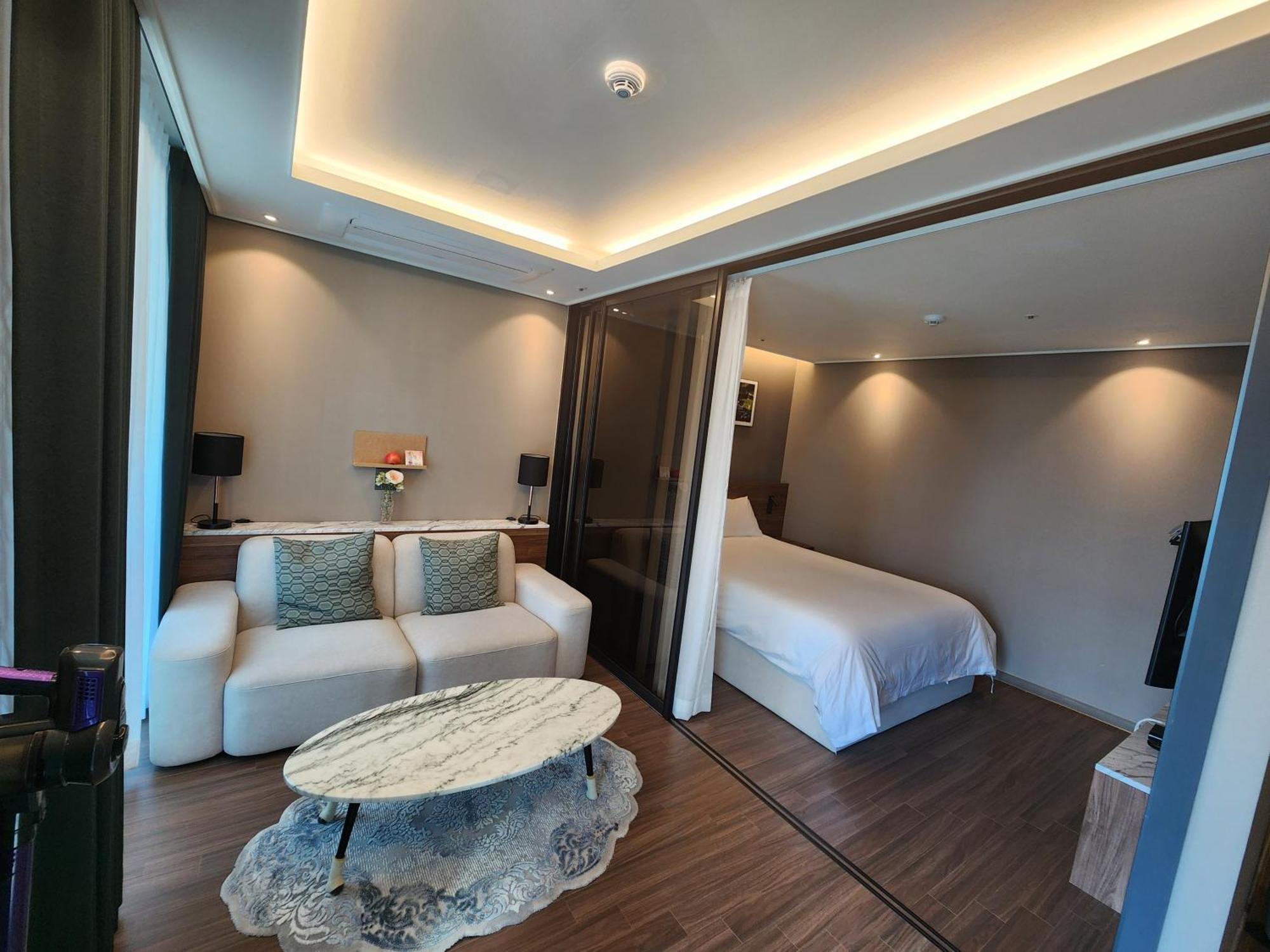 Sienna Ambassador Residence Пусан Экстерьер фото